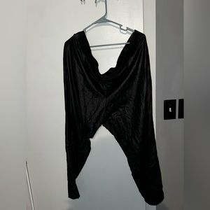 Black faux leather leggings